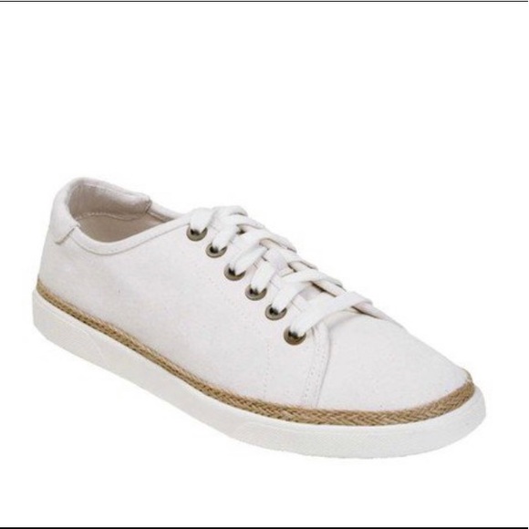 Vionic Shoes - Vionic Hattie White Canvas Sneakers Shoes size 8.5